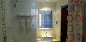 Changchun Is China Business Hotel Екстериор снимка